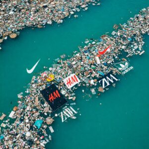 The Buriganga “Trash River” Catwalks as World’s Most Polluted River (1)