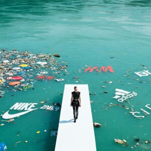 The Buriganga “Trash River” Catwalks as World’s Most Polluted River (8)